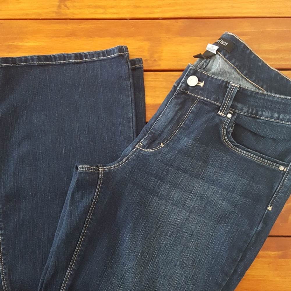 White House Black Market Contour Jeans